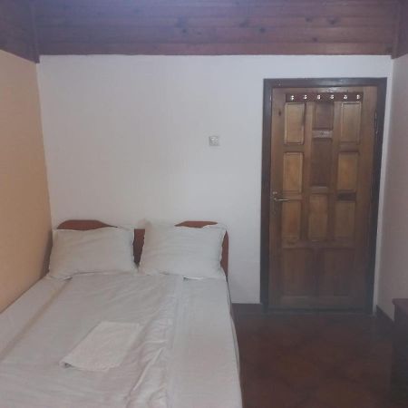 Double Room With Private Bathroom By Osteria Constantino Targoviste Esterno foto
