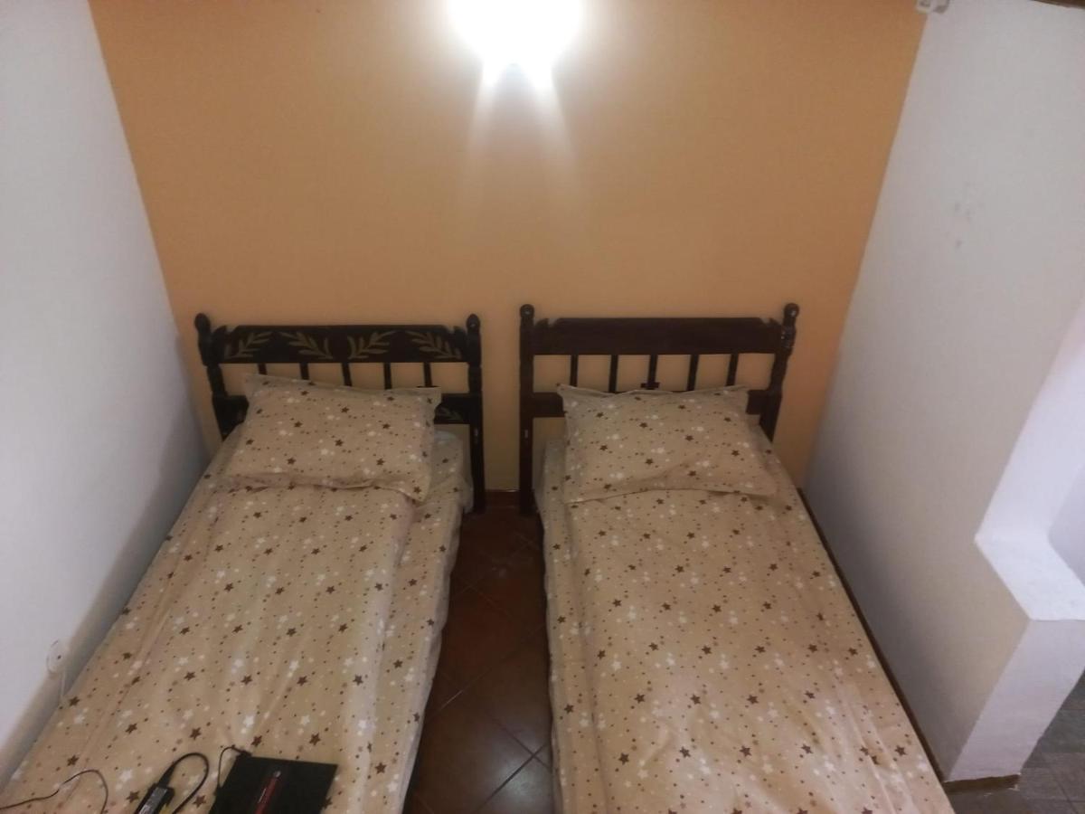 Double Room With Private Bathroom By Osteria Constantino Targoviste Esterno foto