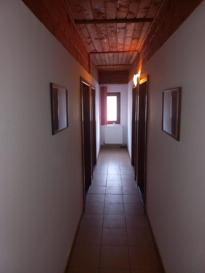 Double Room With Private Bathroom By Osteria Constantino Targoviste Esterno foto